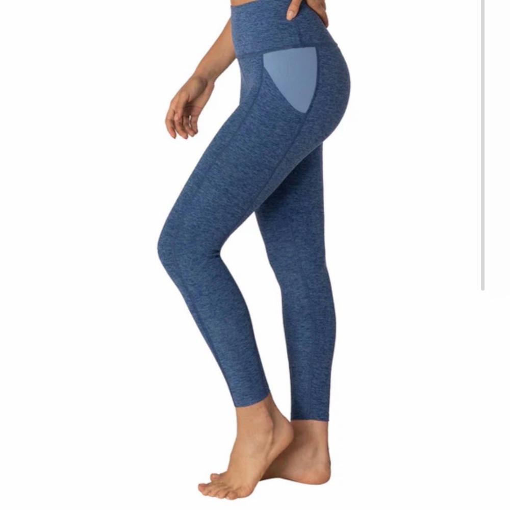 NWT Beyond Yoga Heather Blue High-Waist Leggings with Side Pockets Peicing